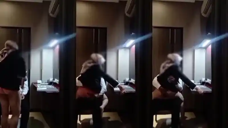 Türbanlı dul öğretmen özel derste öğrencisinin sikine oturuyor Türbanlı - HD türbanlı porno izle