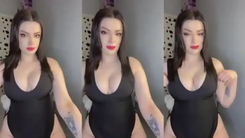 türbanlı: Tatlı beyaz tenli elif seksi elbisesiyle yayında dekolte veriyor Twitter ifşa 