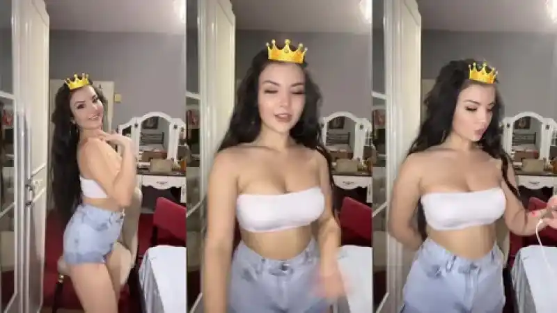 porno türbanlı türk: Yeliz büyük yağlı memelerini sallayarak yayında dans ediyor Türk ifşa twitter 
