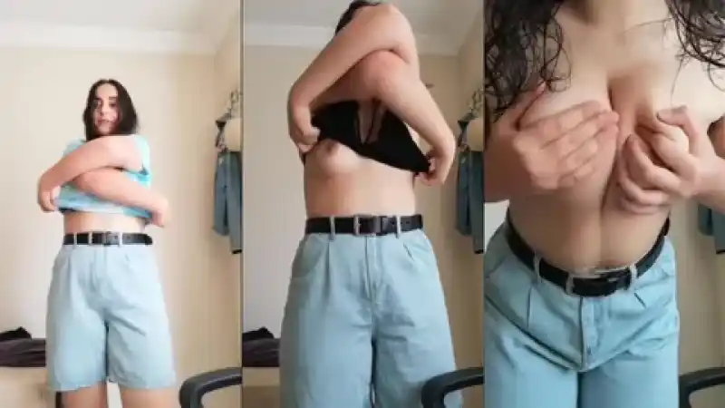 türbanlı porn: Bakire kız sevgilisi için tişört ve sütyenini çıkarıyor Twitter ifşa 