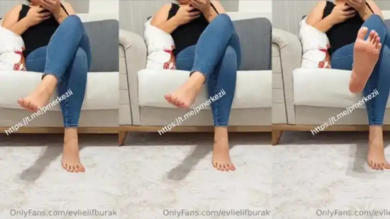 Karısının seksi ayaklarını gizlice çeken gavat koca Türk porno - türbanlı kadınlar (Türkçe Altyazılı)