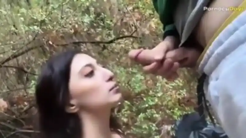 İzmirli hatun ormanda sakso v1 Turk ifsa - Bedava türk porno türbanlı