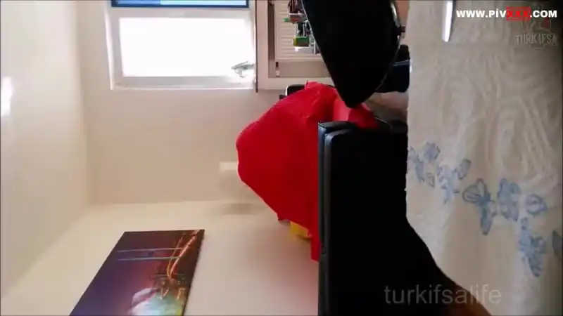 Sevgilisini eve atmış full izle - Türkçe Altyazılı türk türbanlı pornoları