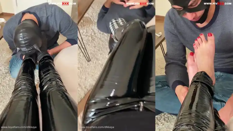 Boot, feet,socks lickings - Türkçe Altyazılı türbanlı türk porno
