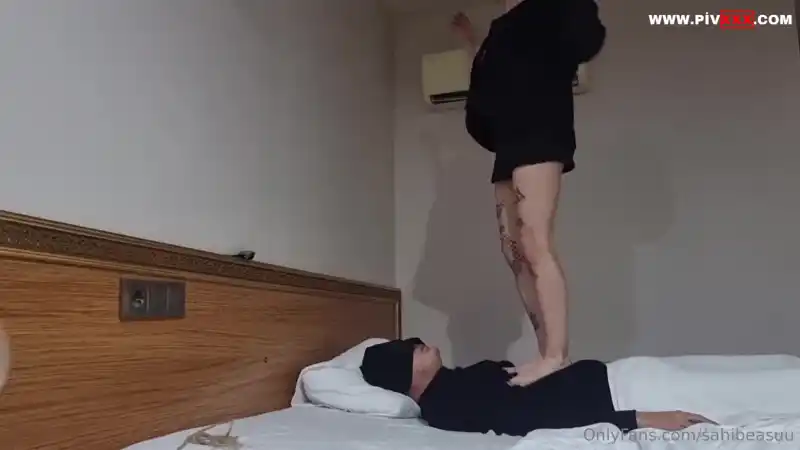 Çok sert trampling - türbanlı pornolar (Yeni 2026)