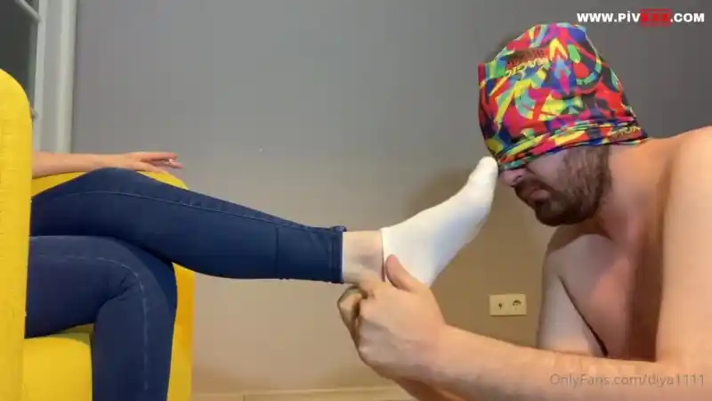 Ayaklarımı narince öp - porno izle (Türkçe Altyazılı)