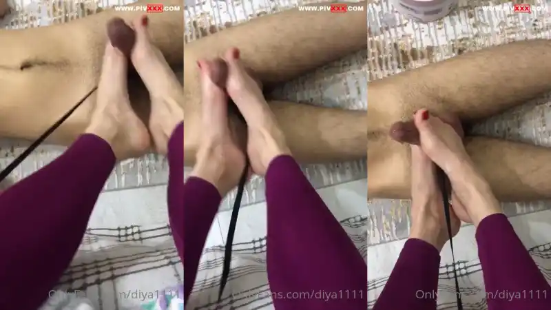 türk türbanlı porno: Kırmızı ojeli ayak parmaklarım 