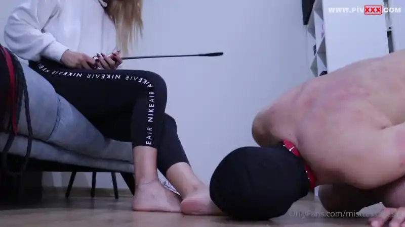türbanlı telegram: That’s how you get punished if you can’t lick my feet properly! 1 
