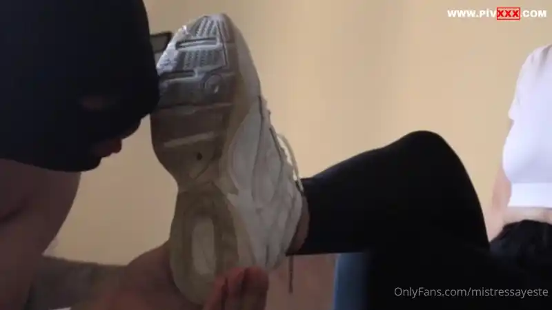 You need the taste of my dirty sneakers and the smell of my dirty socks! - HD türbanlı kadınlar