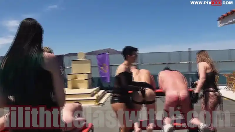 We, 5 stunning mistresses, gave a strapon party before the gala - porno izle (Bedava)