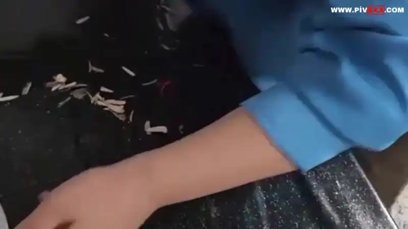 türbanlı sakso: Eve gelen temizlikçi kadına zorla sikiyor 