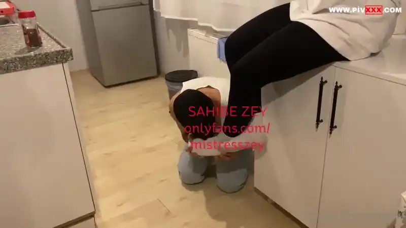 Ev kölem, hi̇zmet kölem, köpeği̇m ! - Sansürsüz türk porno