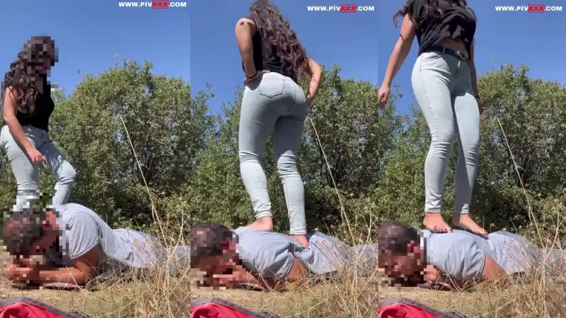 Sıcağın altında bahçede trample - Yeni 2026 türbanlı