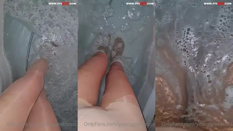 Küvet keyfim güzel geçiyor - Sansürsüz türbanlı pornosu