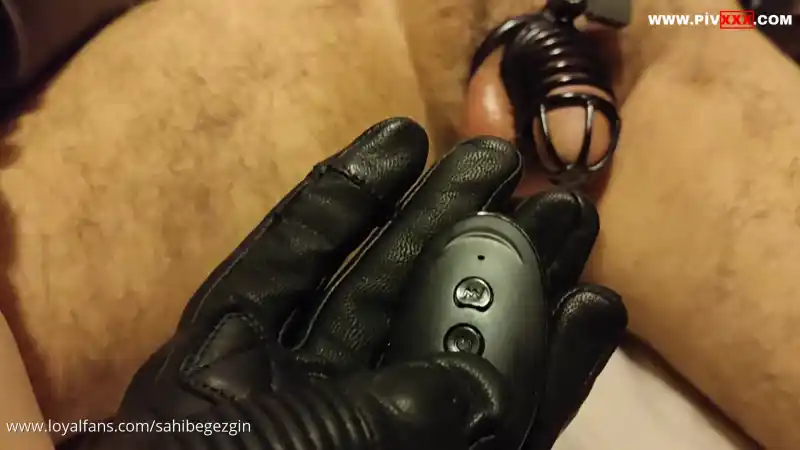 porno türbanlı türk: Elektrikli vibratörle chastity nasıl bir eziyet olurdu 