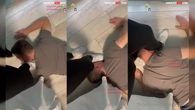 Beyaz spor ayakkabilarimi di̇li̇yle temi̇zledi̇ ezi̇k kölem - porno izle (Türkçe Altyazılı)