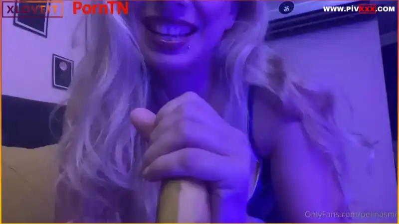 türk porno: Pelinasmr pelin asmr muza sakso çekiyor 