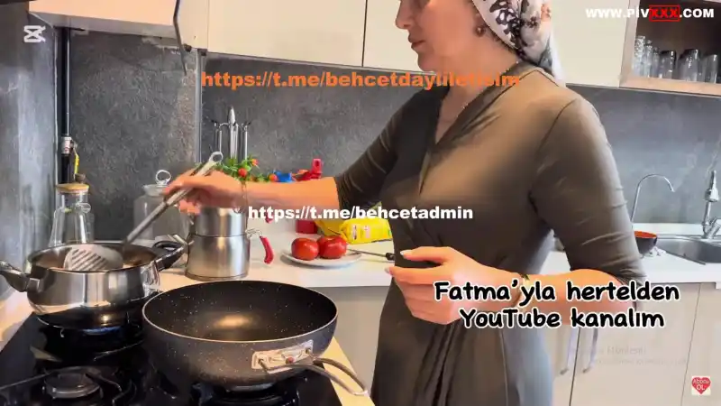 türbanlı sakso: Kapalı ev hanımı fatma 