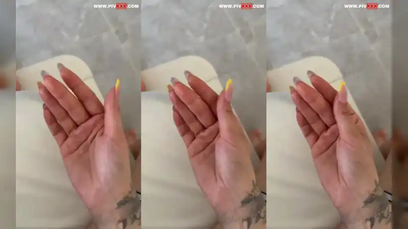 türbanlı porn: Simge barankoğlu amcığını parmaklıyor 