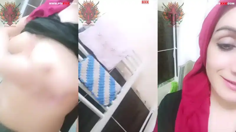 türbanlı pornoları: Türbanlı lezbiyen banyoda 