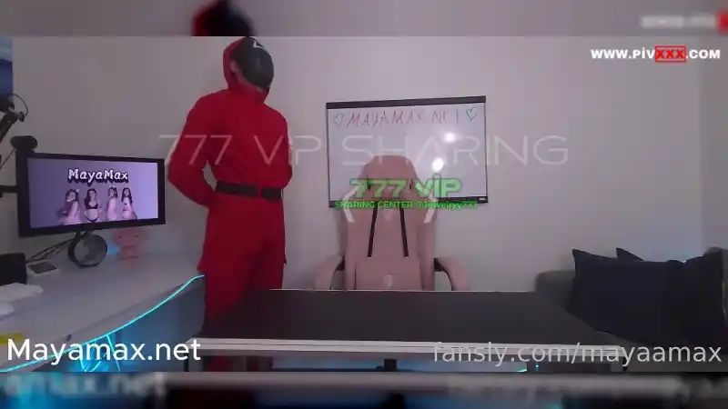 türbanlı sex twitter: Mayamax squid game cosplay 