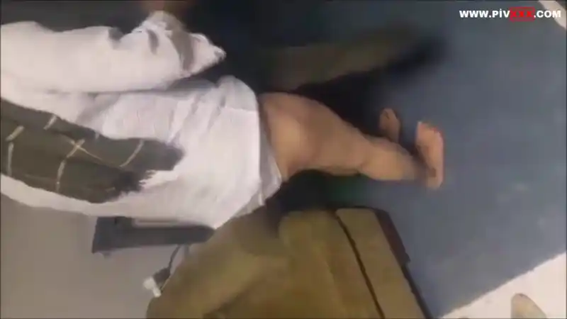 Ankaralı türbanlı ev kadını sevgilisine sakso çekip sikişiyorlar - porno türbanlı (Bedava)