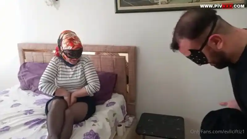 Ebru ve partneri erdem gercek türk türbanlı porno izle - Bedava türbanlı pornolar