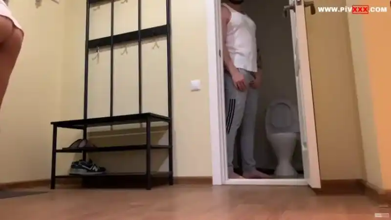 Kocasının yanında kuryeye veriyor - türk amatör porno izle - türbanlı türk porno (Bedava)