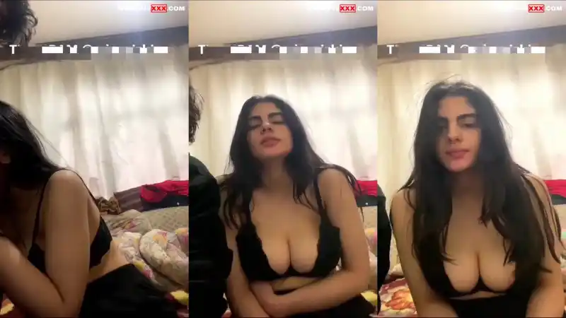 türbanlı sakso: Z kuşağı üniversiteli esmer büyük memeli kız (2) 