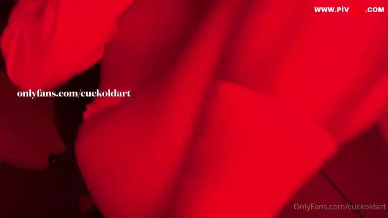 Duşa giriyorum bebeklerim – hotwife duru - porno türk türbanlı (HD)