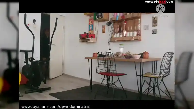 Köpek • dominatrix devin - HD sotwe türbanlı