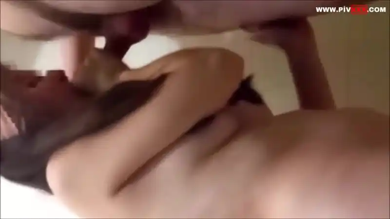 porno türbanlı: Ezgi erkek arkadaşının evinde banyoda sakso çekip sikişiyor 