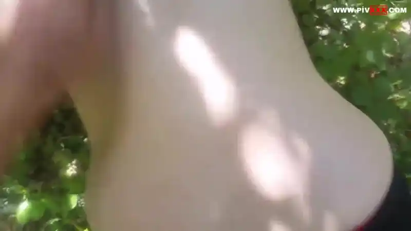 Hava mis gibi çiçekler böcekler ne güzel ya bağda sikişiyorlar - Full İzle porno türk türbanlı