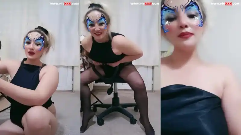 türbanlı türk porno: Asmin kelebek makyajla webcamde götünü açıp dil çıkarıyor 