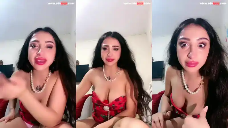 Tango pabirli webcamde parmaklarını amına sokuyor - Sansürsüz türbanlı nude