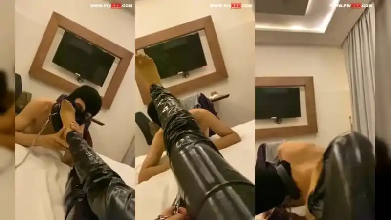 türbanlı porno twitter: Mistress deniz kölesini zincirle ayak yalatıyor 