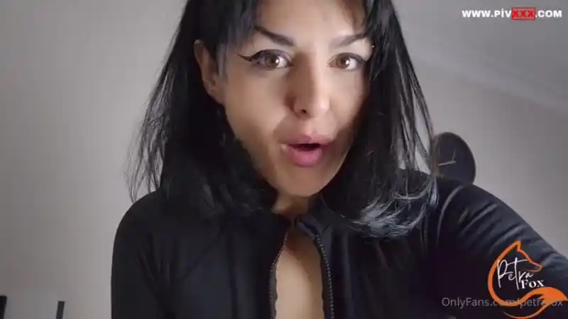 porno türk türbanlı: Annen de sen de benim ayak sehpamsınız 