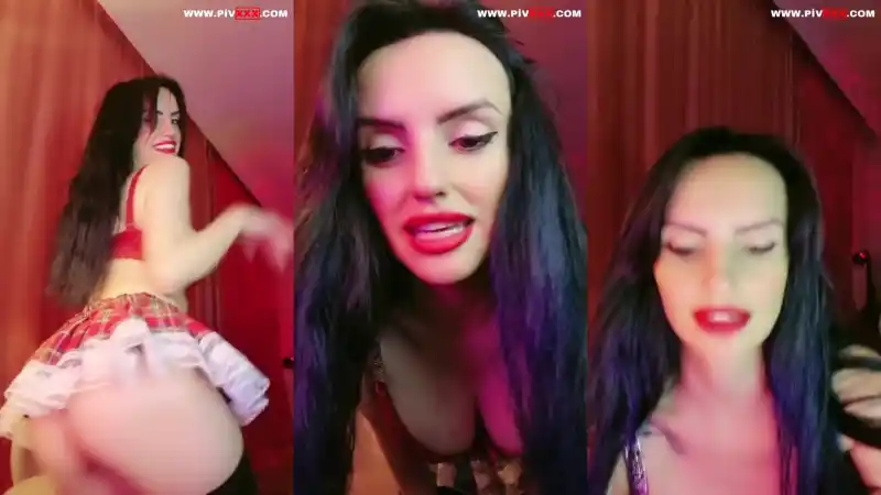 Ece hub kırmızı eteğiyle webcamde kalça sallıyor - Full İzle türbanlı seks