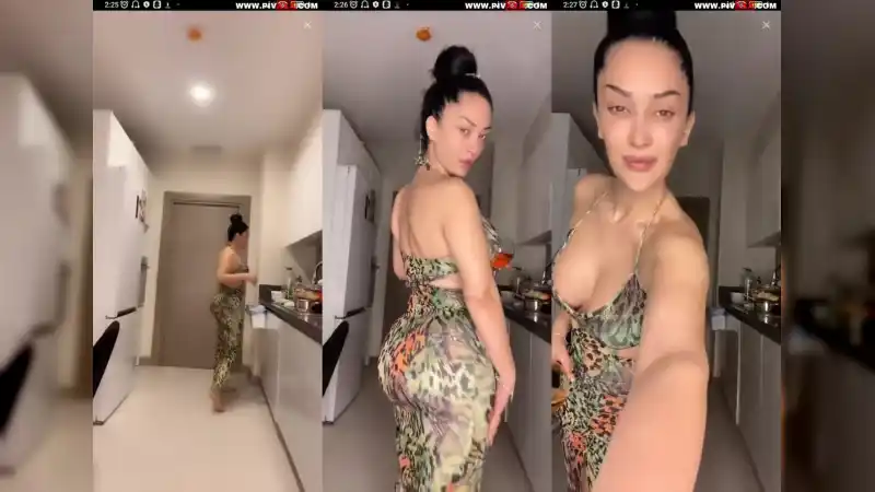 Zemheri tango seksi elbisesiyle mutfakta kalçasını okşayıp içki içiyor - porno türbanlı türk (HD)