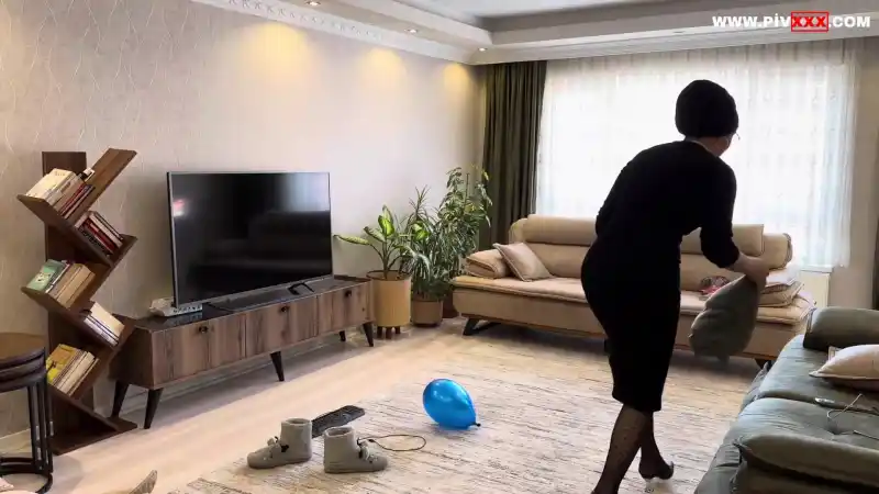 türbanlı sex: Türbanlı fatma ile her telden ev fantezisi, balonlu azgın oyun 