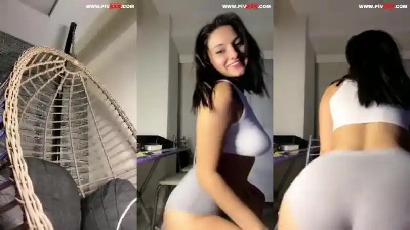 Tango bloom kalçalarını sallayıp twerk yapıyor - türbanlı sikiş (Yeni 2026)