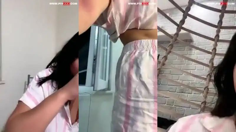 Tango bloom pijama düğmelerini açıp memelerini sergiliyor - türbanlı nude (Türkçe Altyazılı)