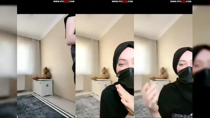 türbanlı porno twitter: Türbanlı boncuk canlıda eteğini kaldırıp memesini gösteriyor 