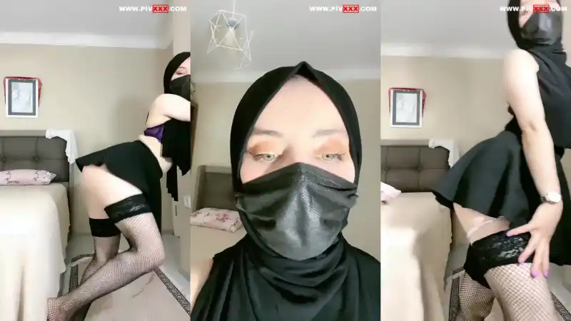 türk türbanlı porno: Türbanlı boncuk webcamde eteğini kaldırıp göğüslerini açıyor 