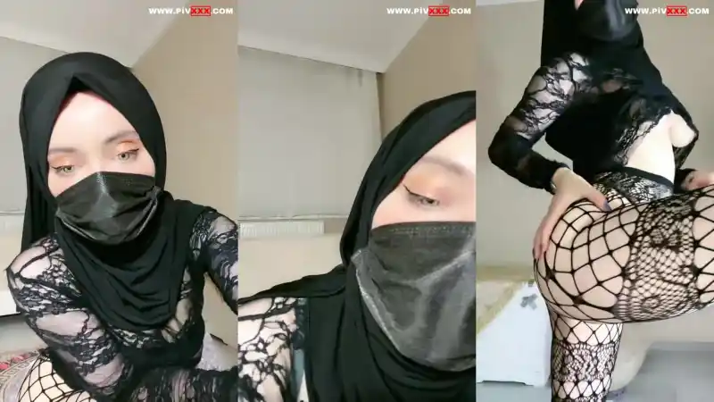 türbanlı ifşa: Türbanlı boncuk webcamde kalçasını açıp poz veriyor 