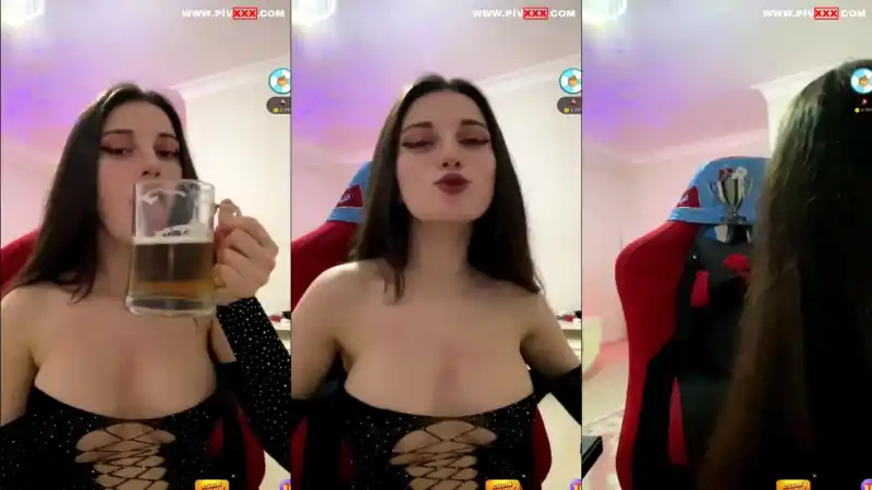 Zeynepiksy canlıda memelerini sıkıp amını okşuyor - HD türbanlı sakso