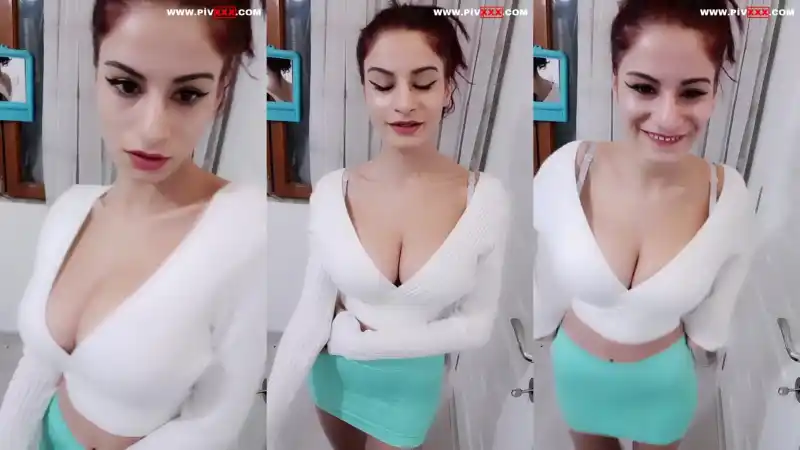 Beste burul tangoda memelerini açıp gülümsüyor - Türkçe Altyazılı türk türbanlı porno
