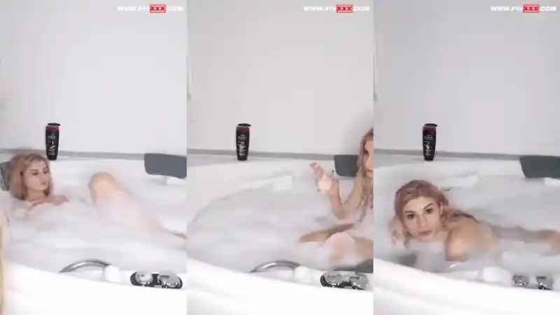 Beste burul banyoda amını parmaklayıp inliyor - Full İzle türbanlı porn