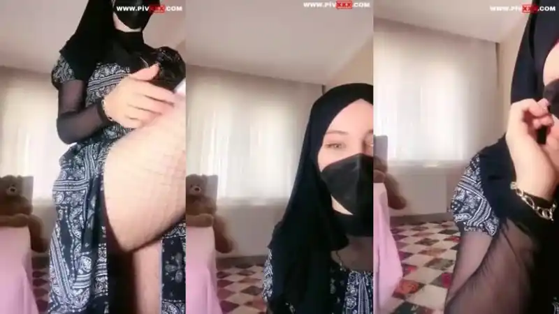 Türbanlı boncuk canlıda elbisesini açıp memelerini gösteriyor - türbanlı porno twitter (HD)