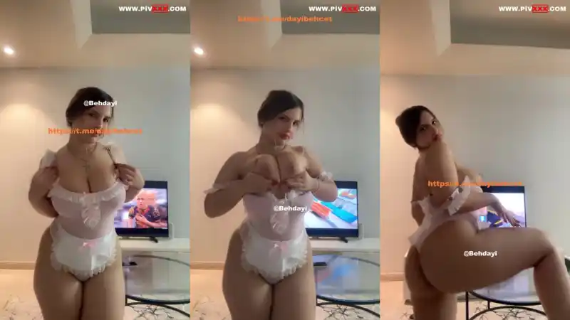 Tusem tango hizmetçi kostümde memelerini açıp okşuyor - Bedava türbanlı sikiş